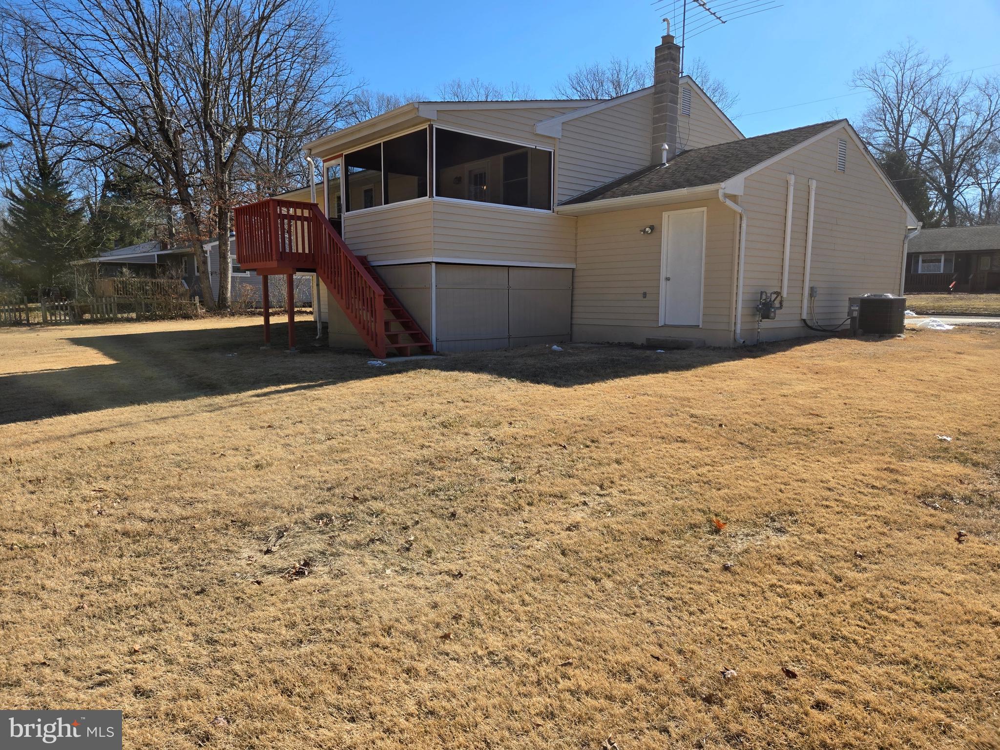 8 SANDY DRIVE