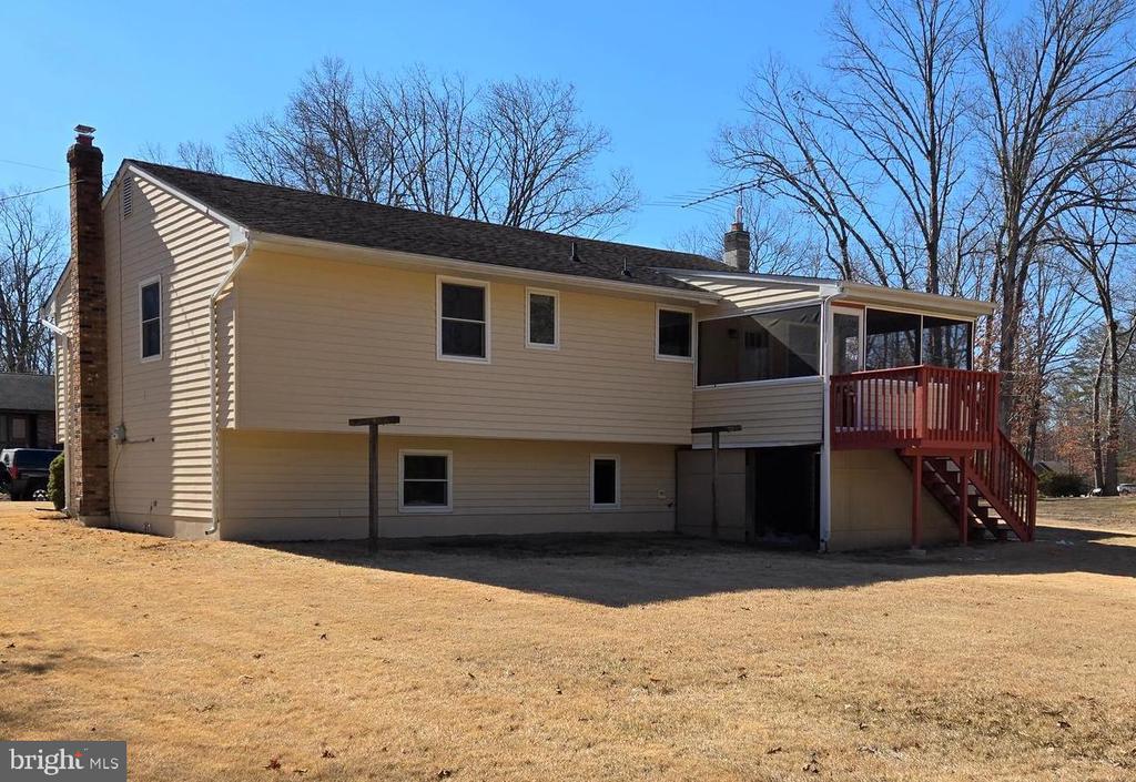 8 SANDY DRIVE