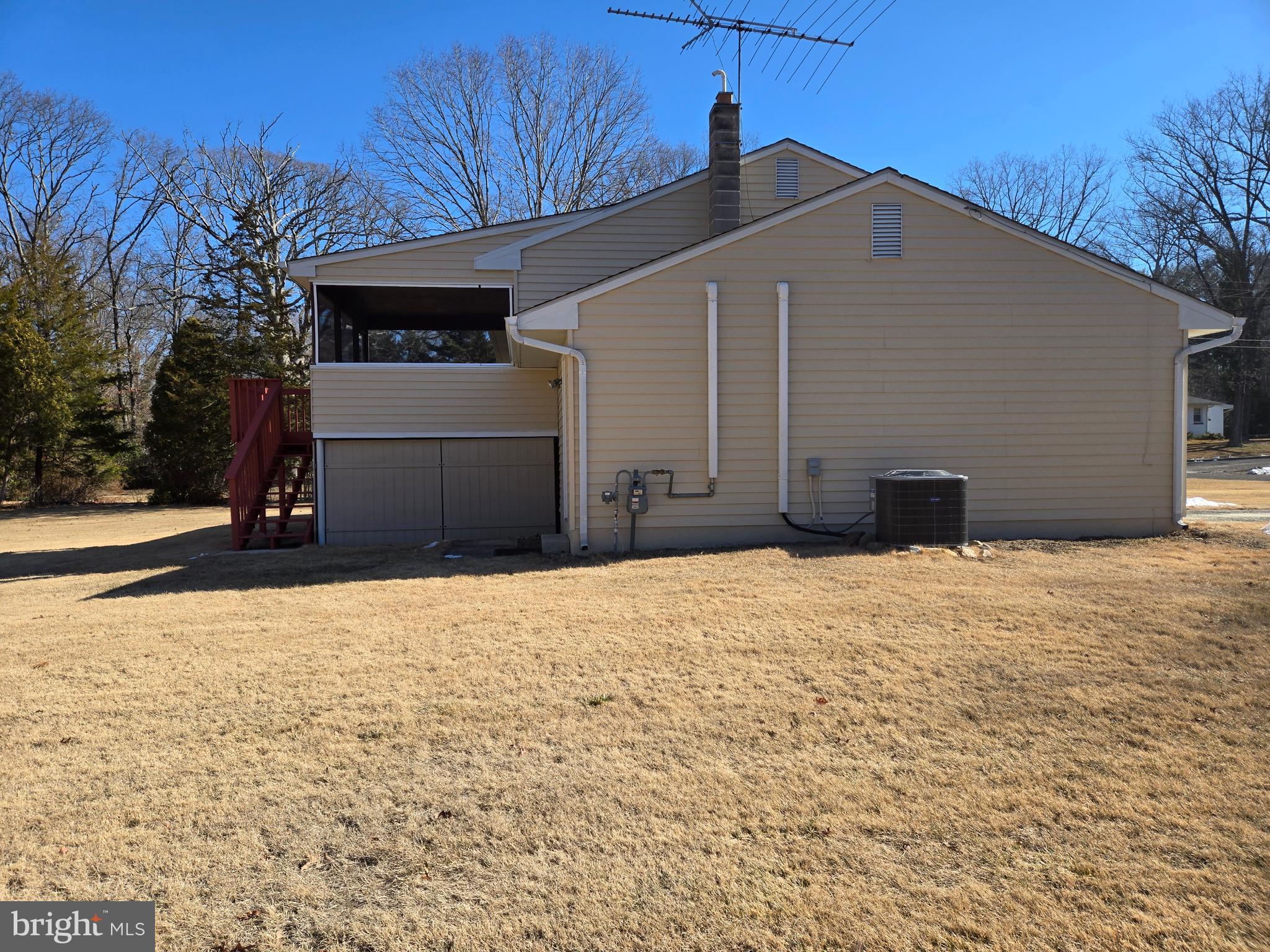 8 SANDY DRIVE