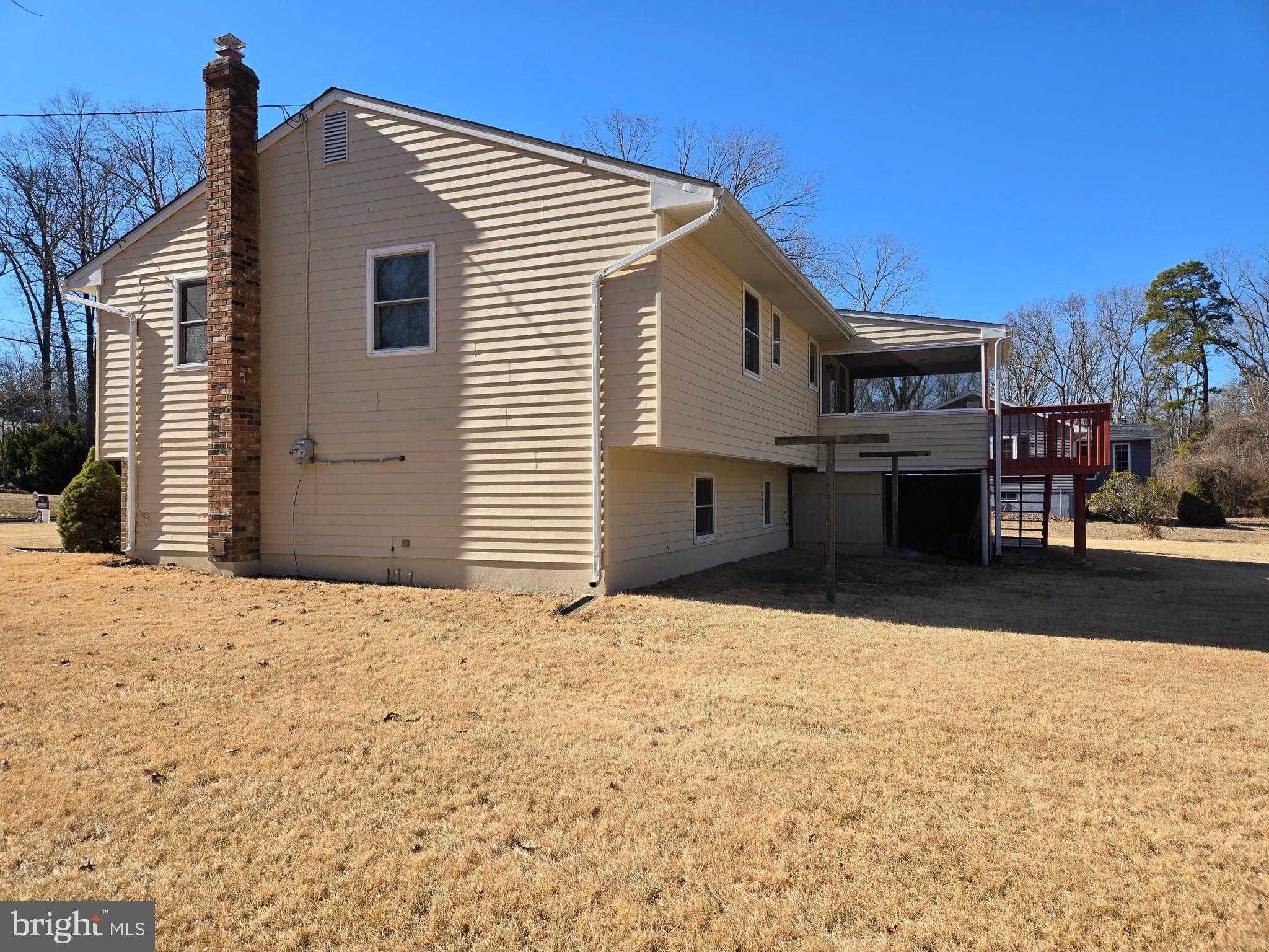 8 SANDY DRIVE