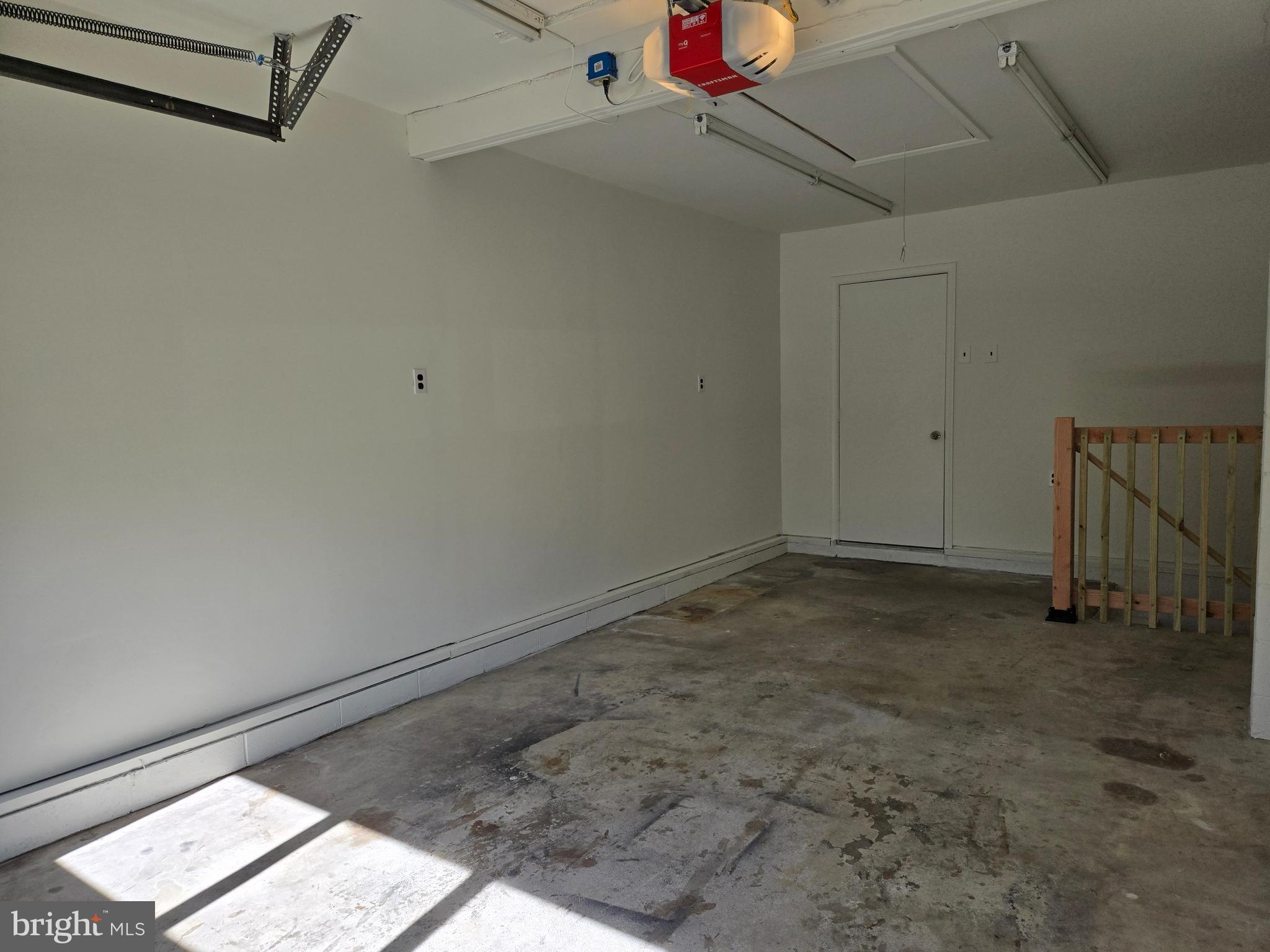 8 SANDY DRIVE