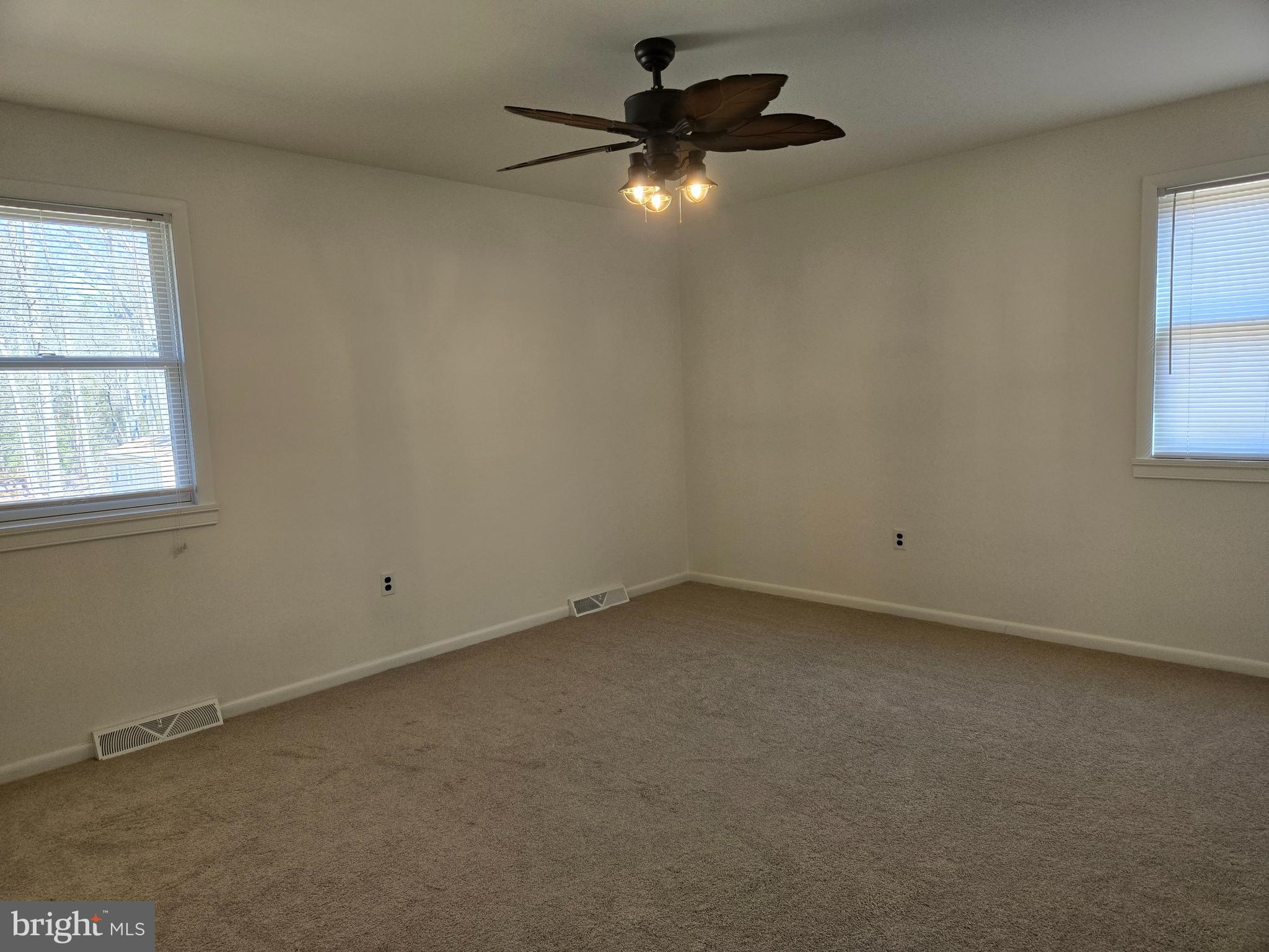 8 SANDY DRIVE