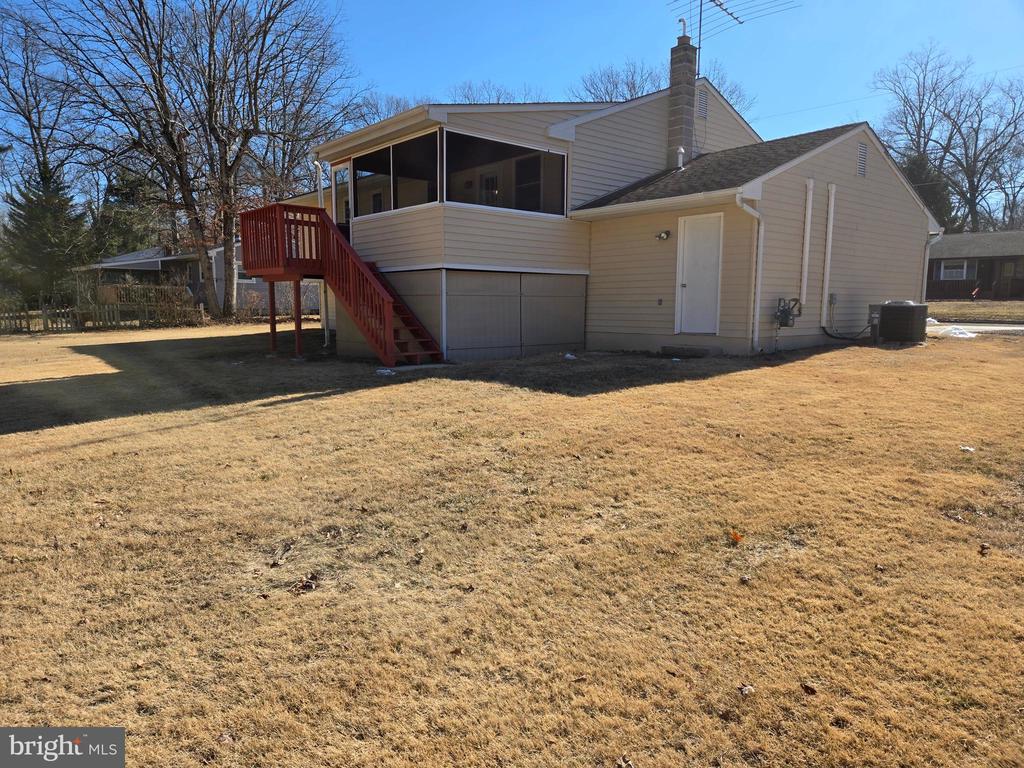 8 SANDY DRIVE