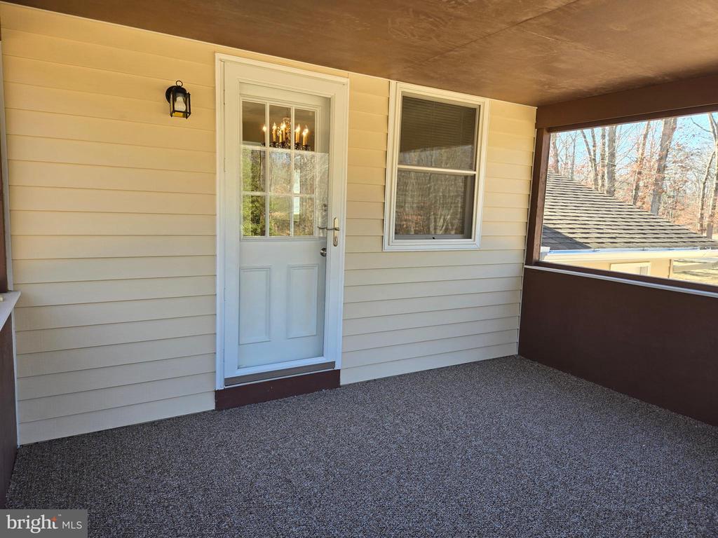 8 SANDY DRIVE