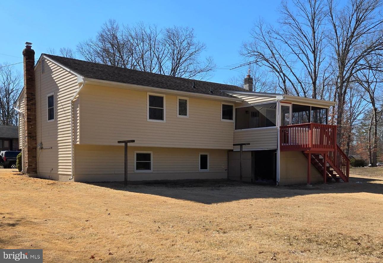 8 SANDY DRIVE