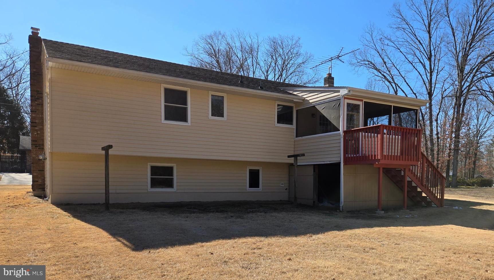 8 SANDY DRIVE