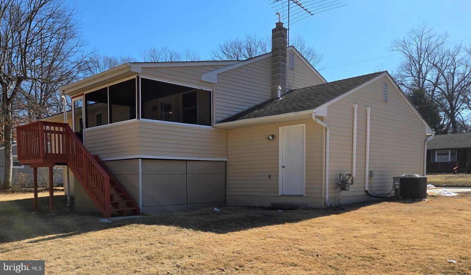 8 SANDY DRIVE
