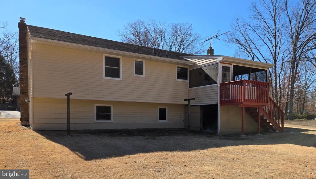 8 SANDY DRIVE