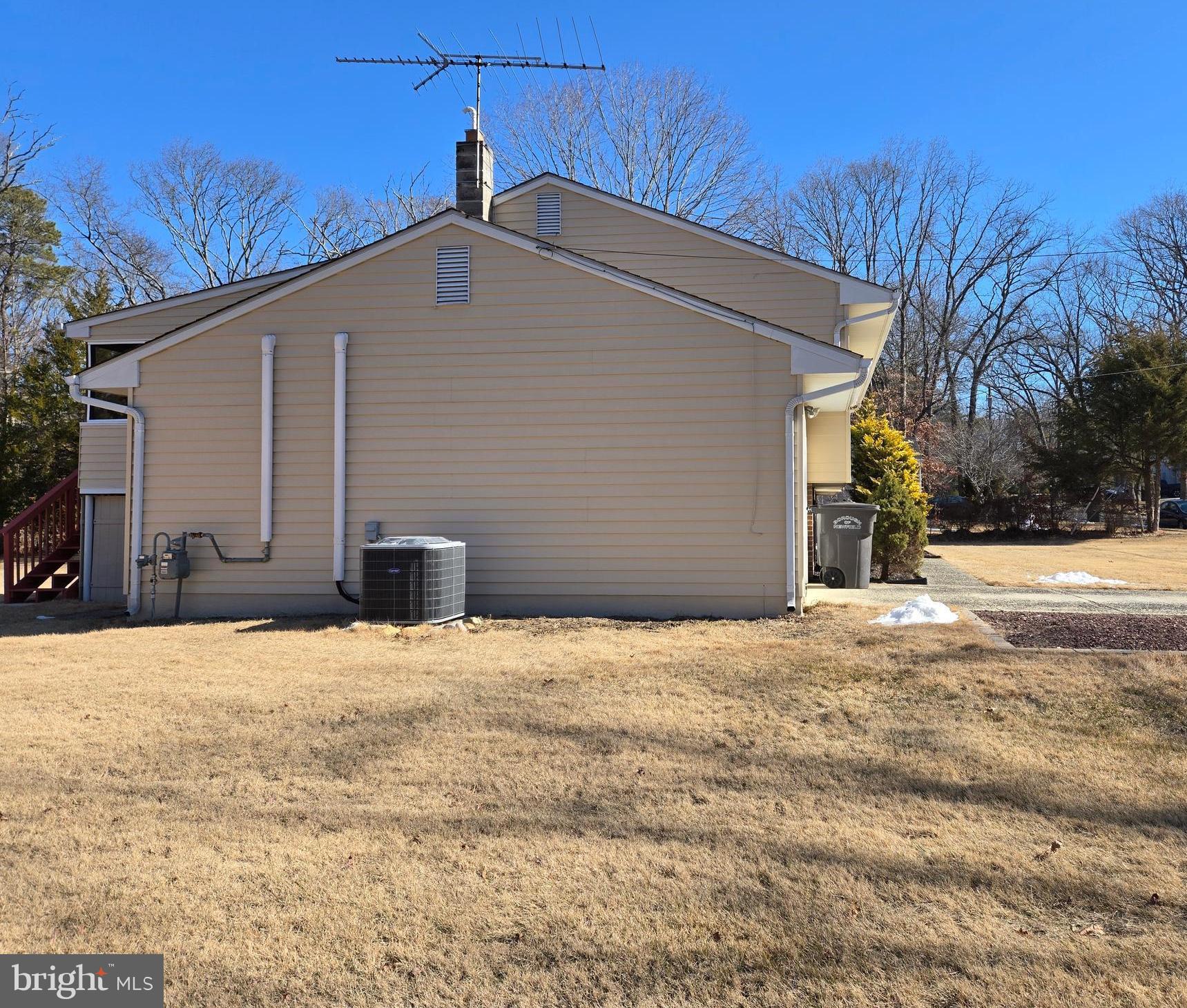 8 SANDY DRIVE