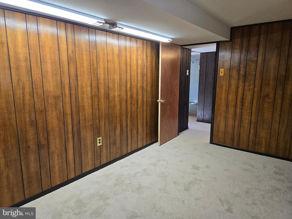 8 SANDY DRIVE