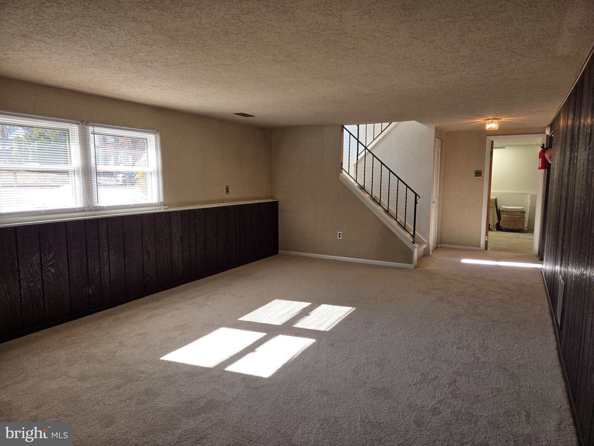 8 SANDY DRIVE