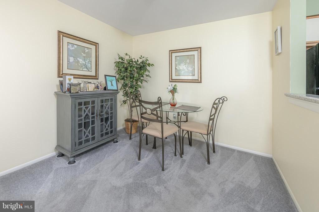 341 Coventry Ct