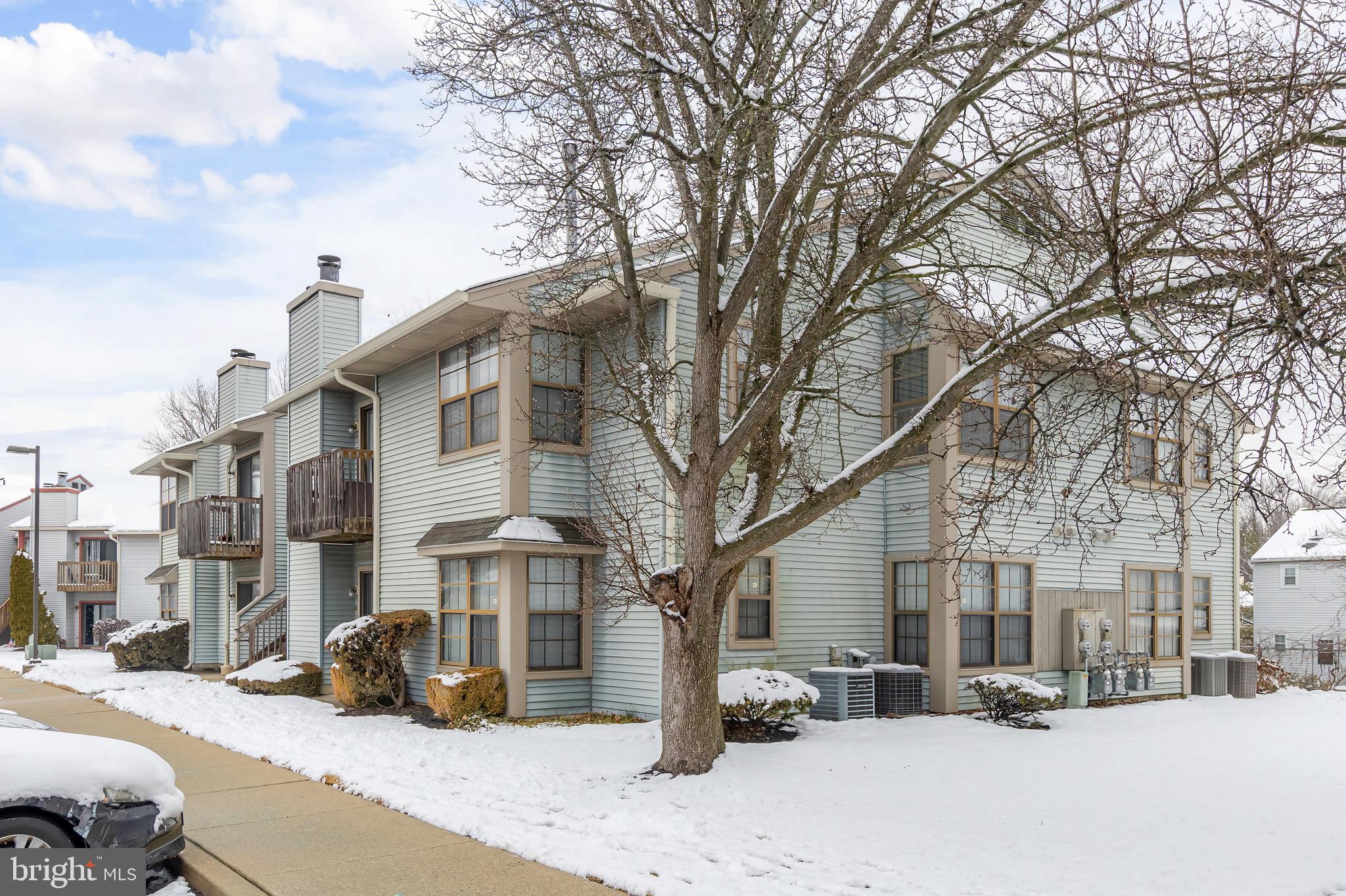 341 Coventry Ct