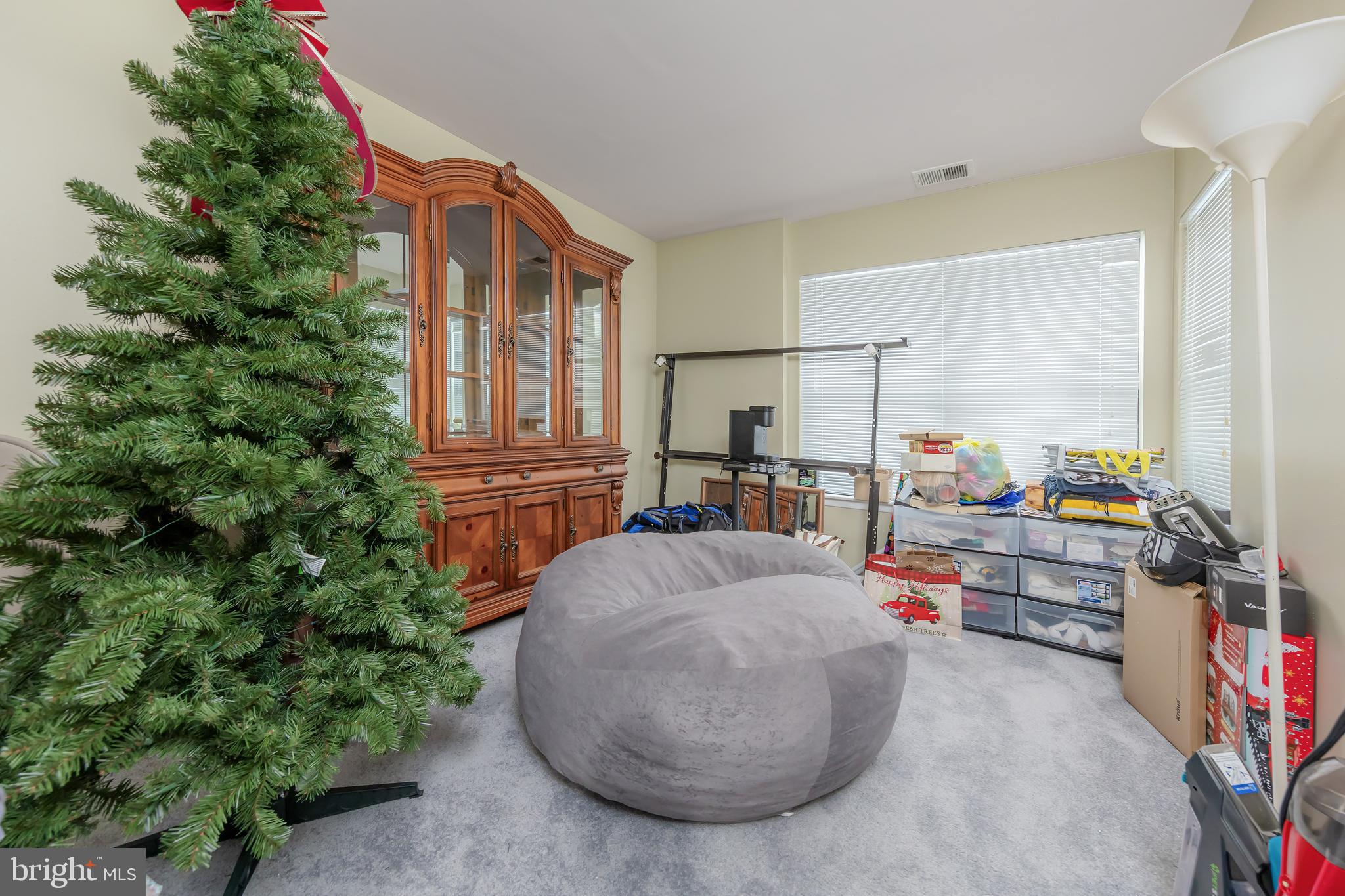 341 Coventry Ct