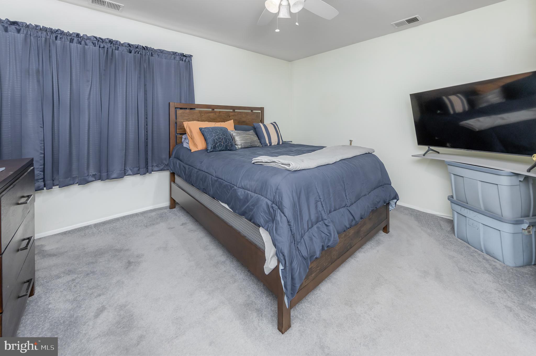 341 Coventry Ct