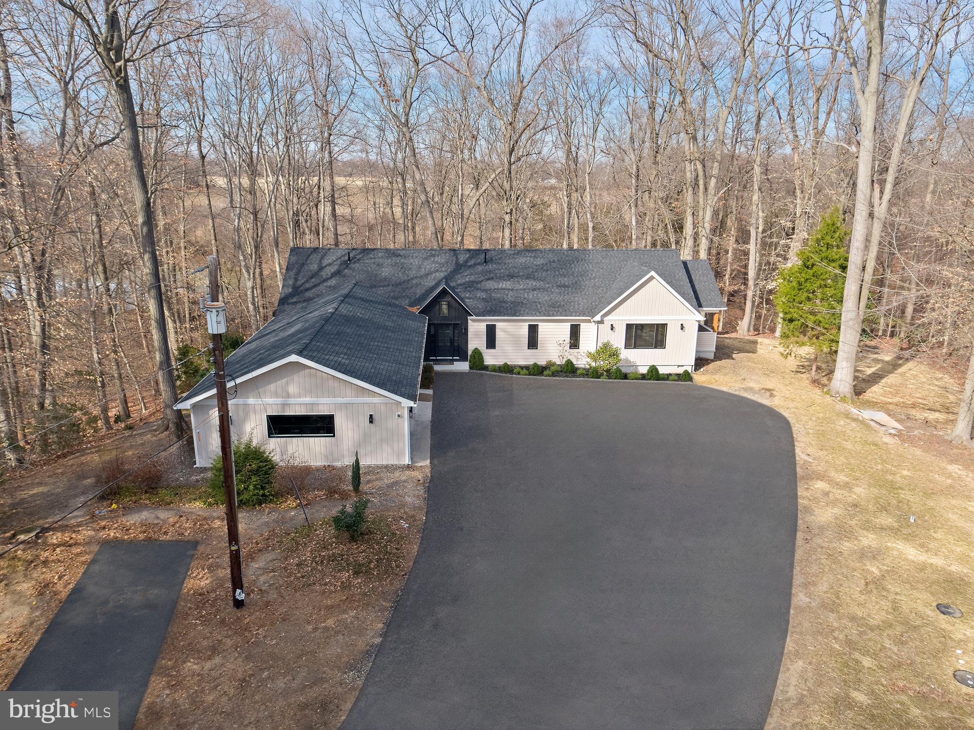 512 Breakneck Rd