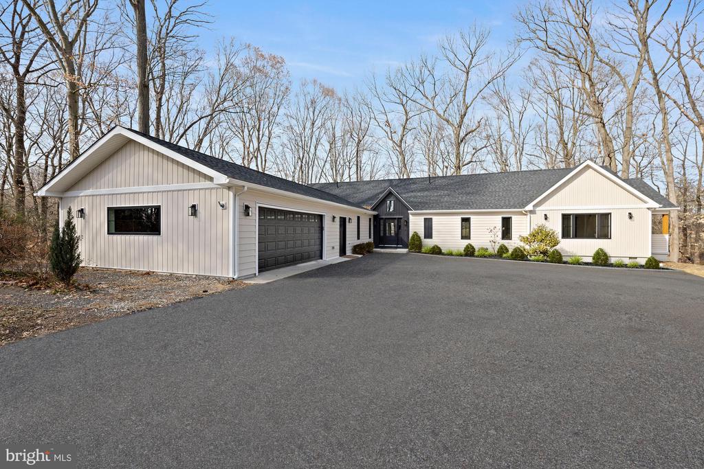512 Breakneck Rd