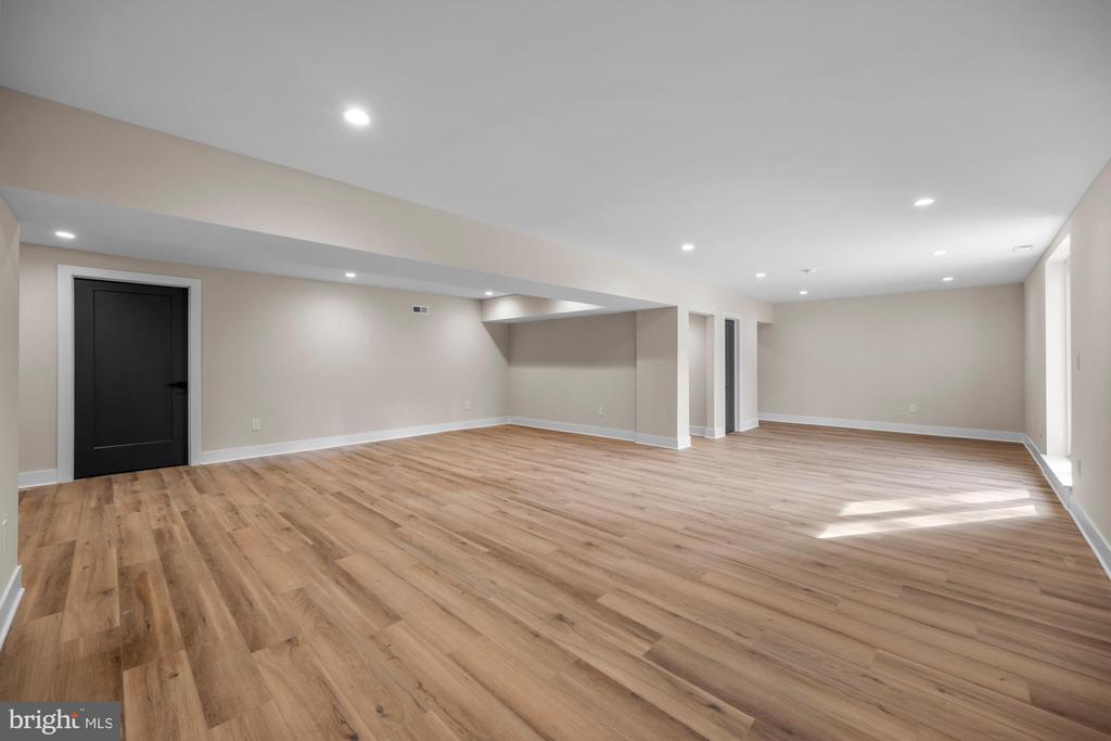 512 Breakneck Rd