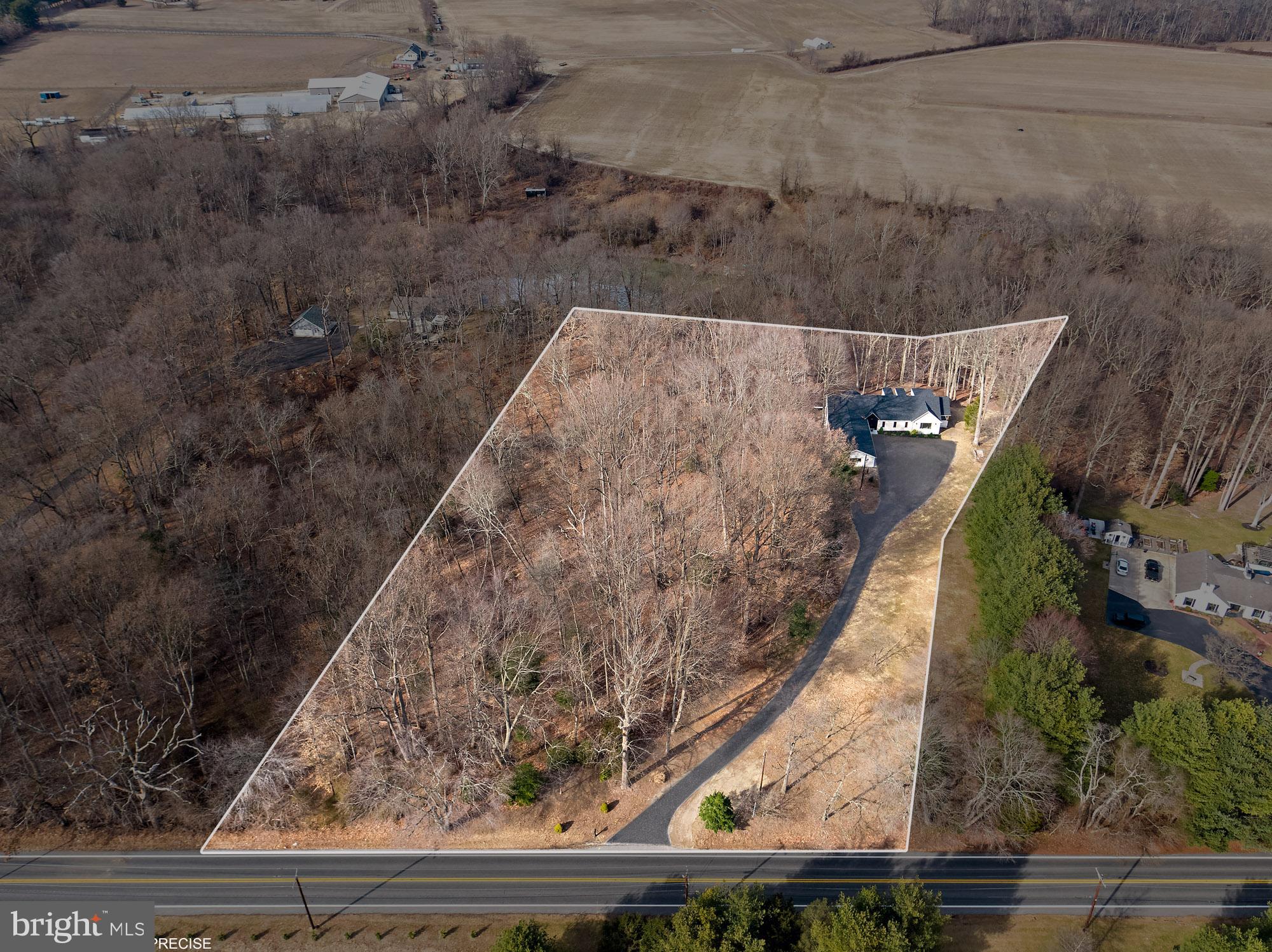 512 Breakneck Rd