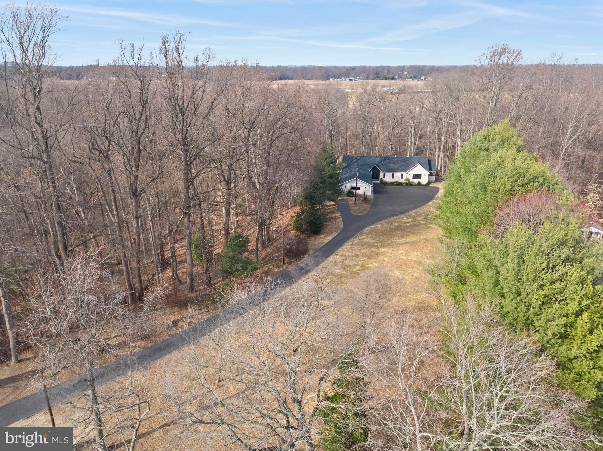 512 Breakneck Rd