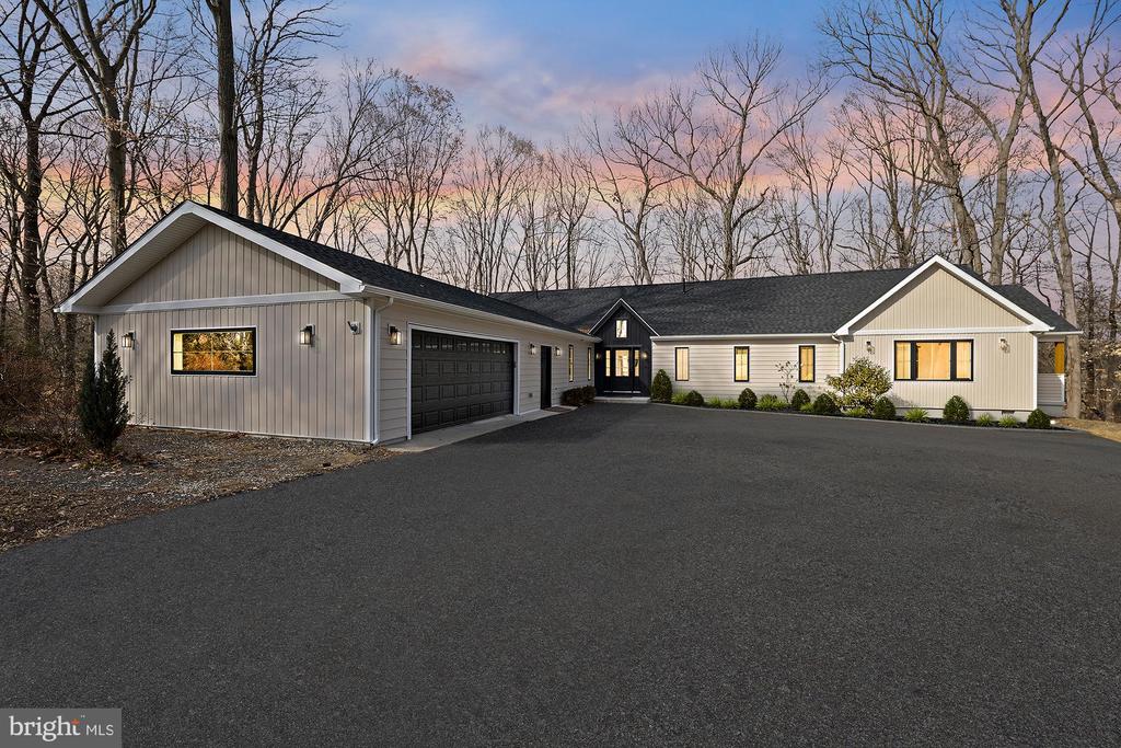 512 Breakneck Rd