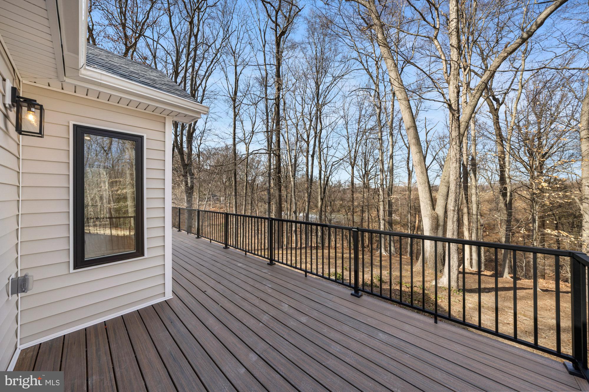 512 Breakneck Rd