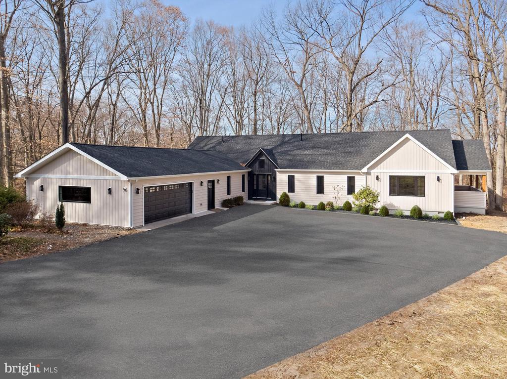 512 Breakneck Rd