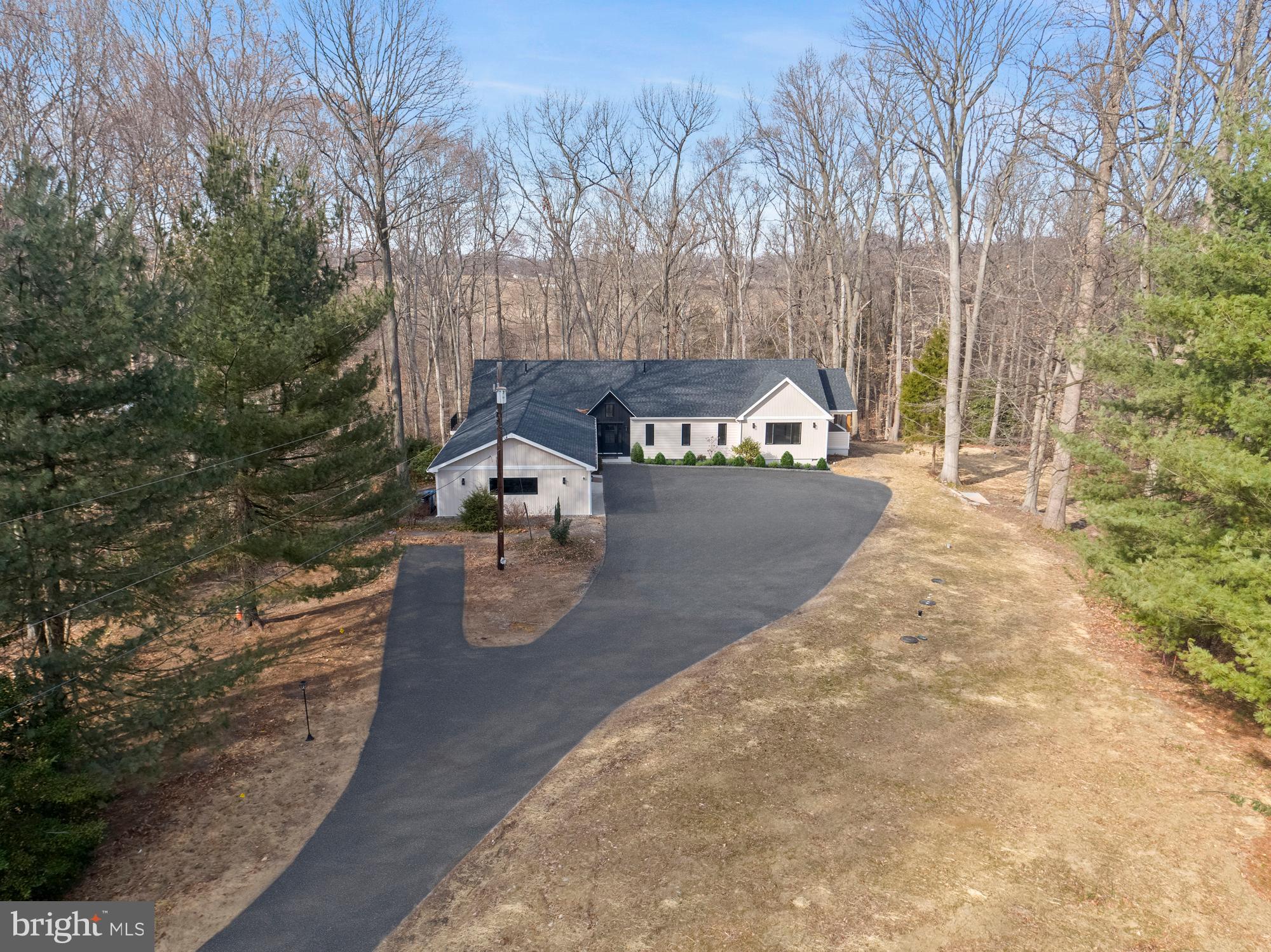 512 Breakneck Rd