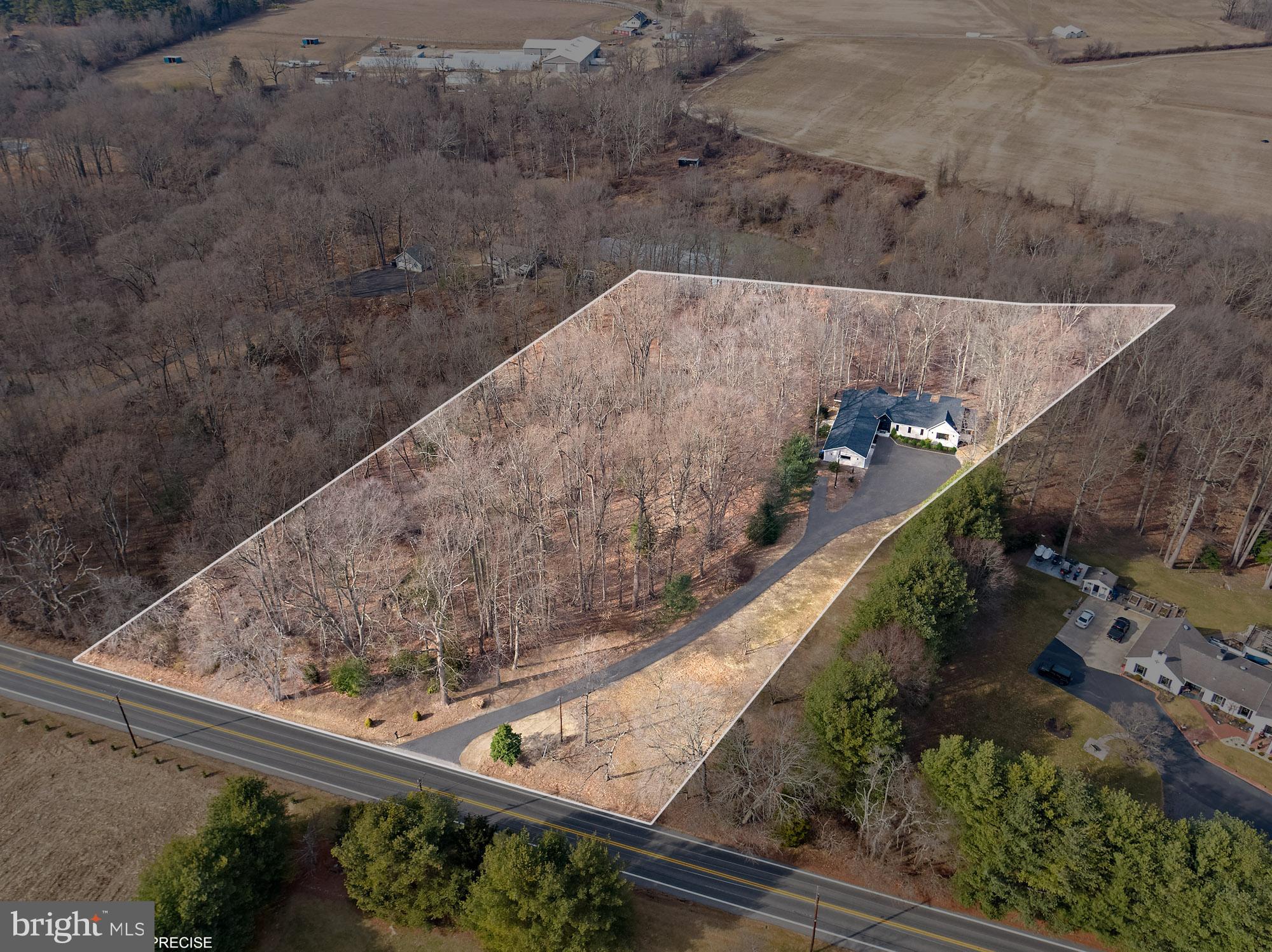 512 Breakneck Rd
