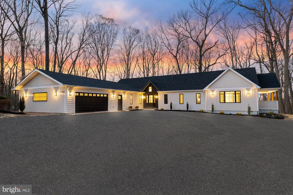 512 Breakneck Rd