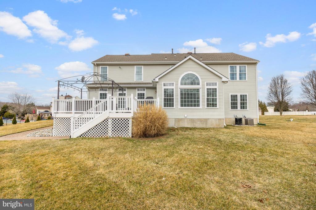 205 Shetland Ct
