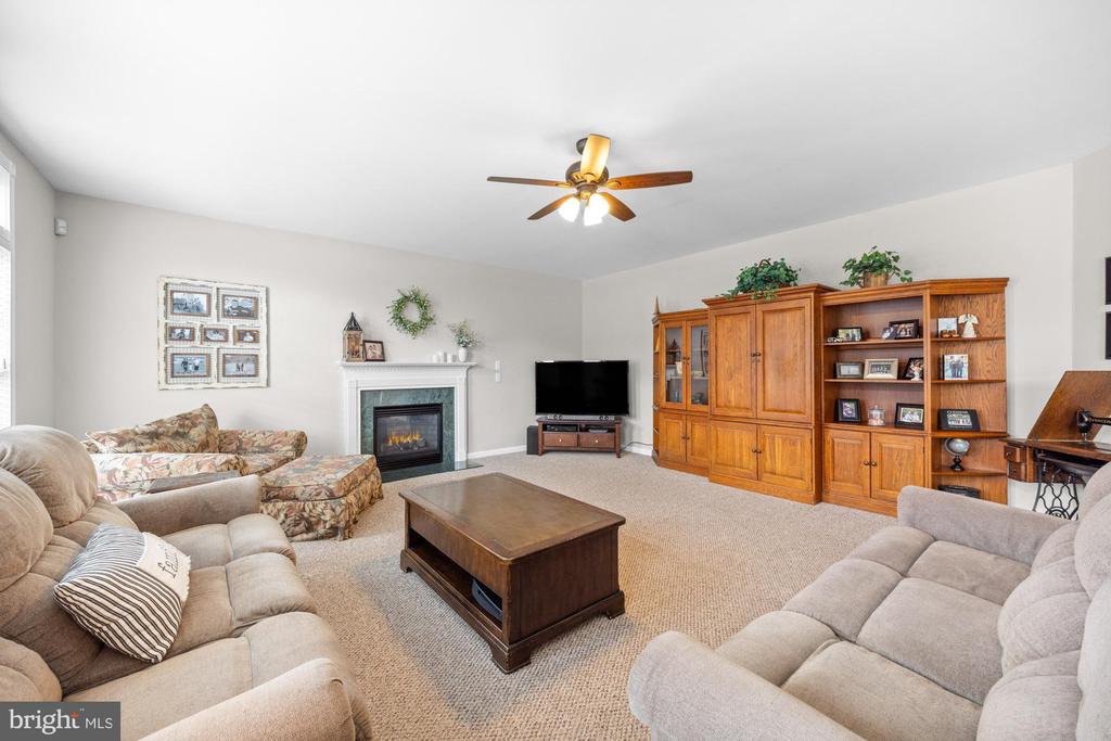 205 Shetland Ct