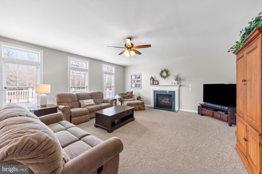 205 Shetland Ct