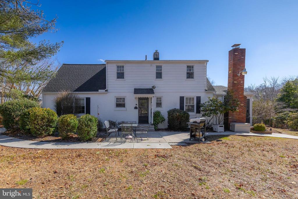 228 CENTER STREET