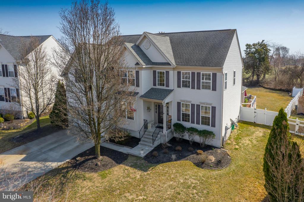 612 Bainbridge Dr