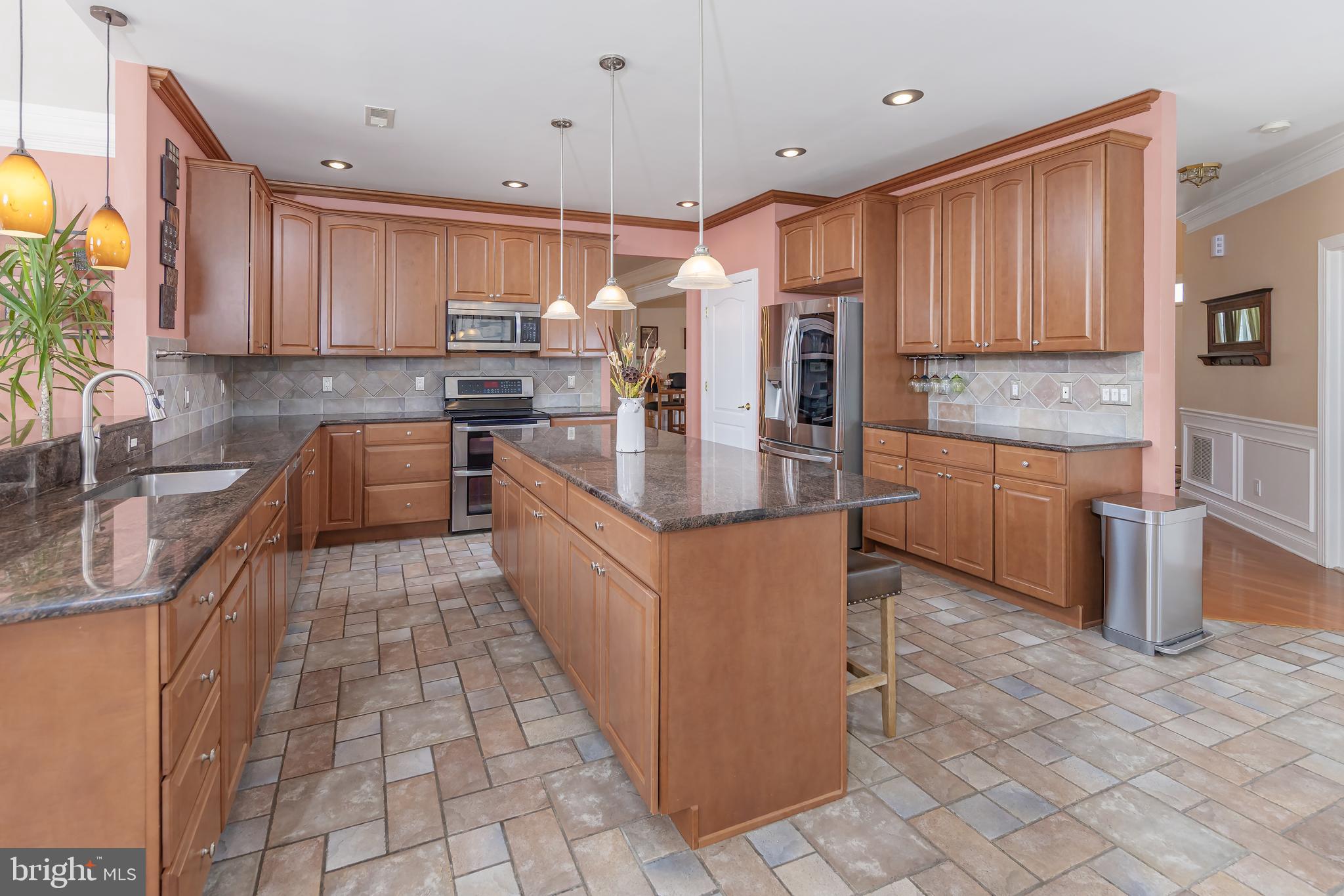 612 Bainbridge Dr