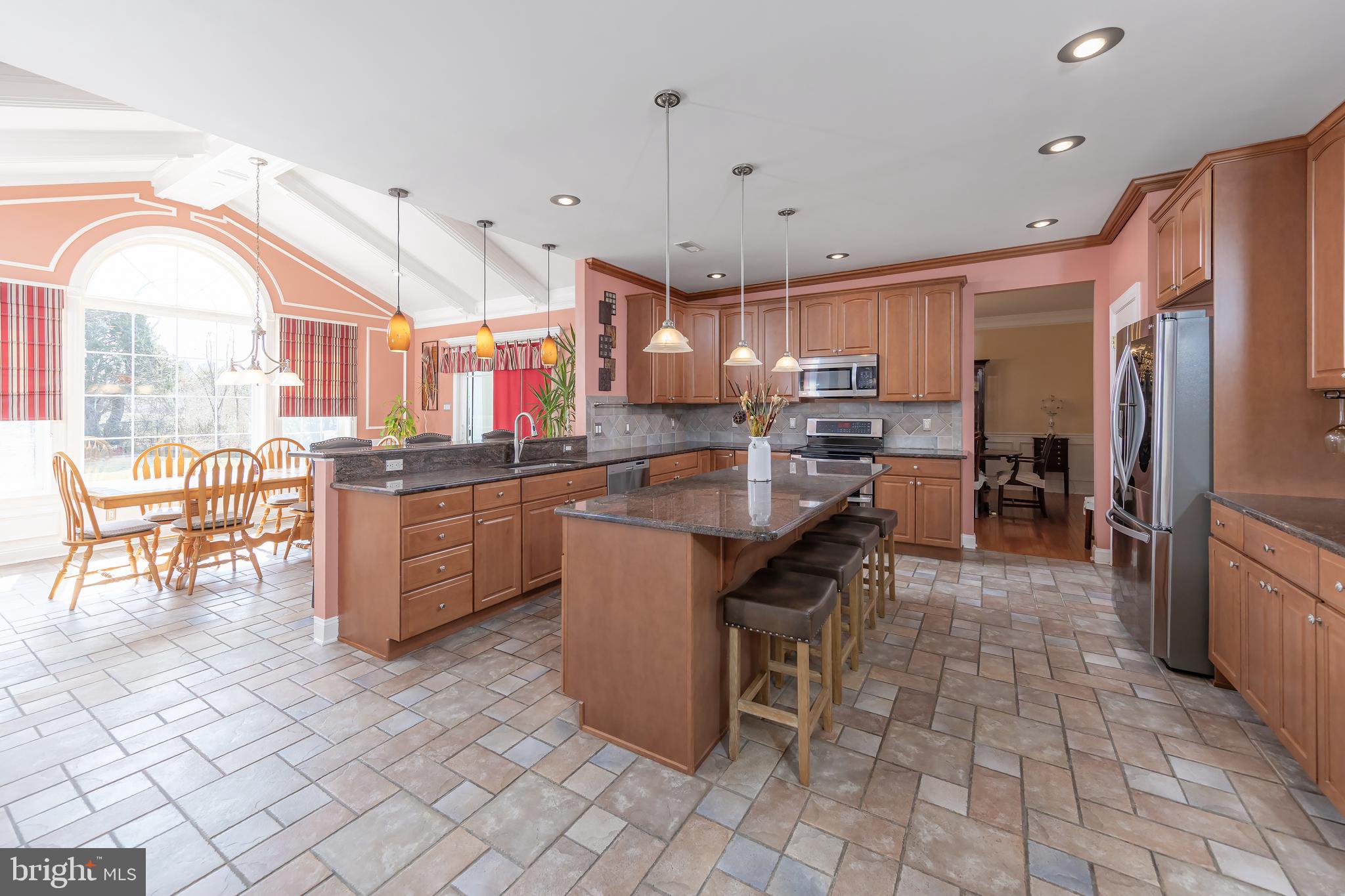 612 Bainbridge Dr