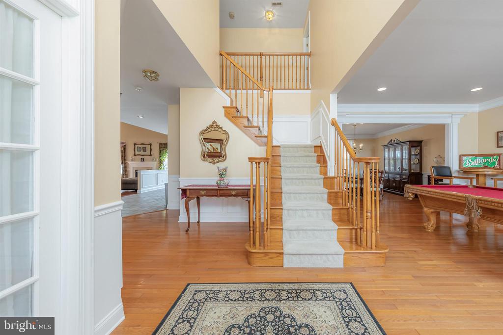 612 Bainbridge Dr