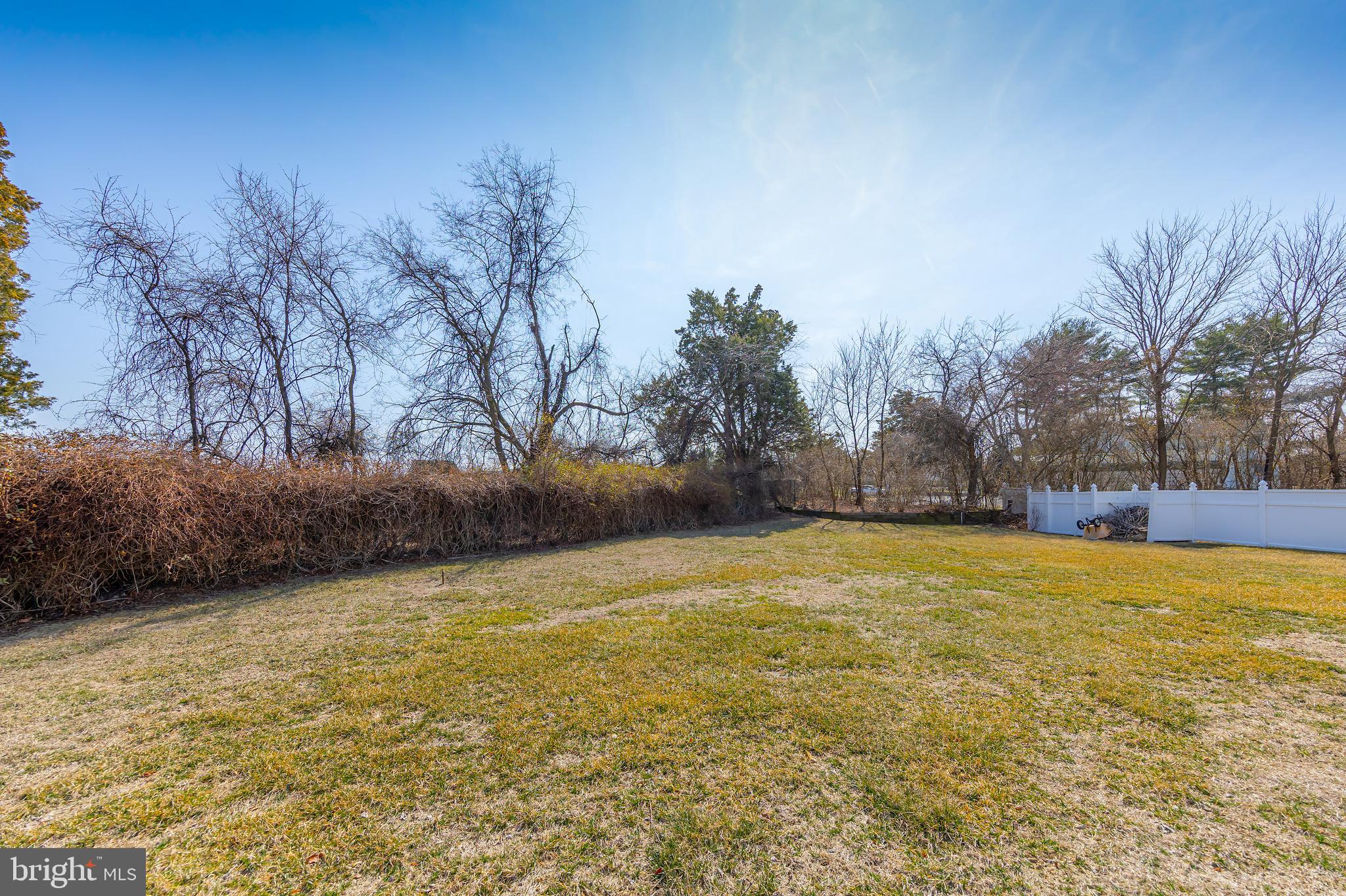 612 Bainbridge Dr