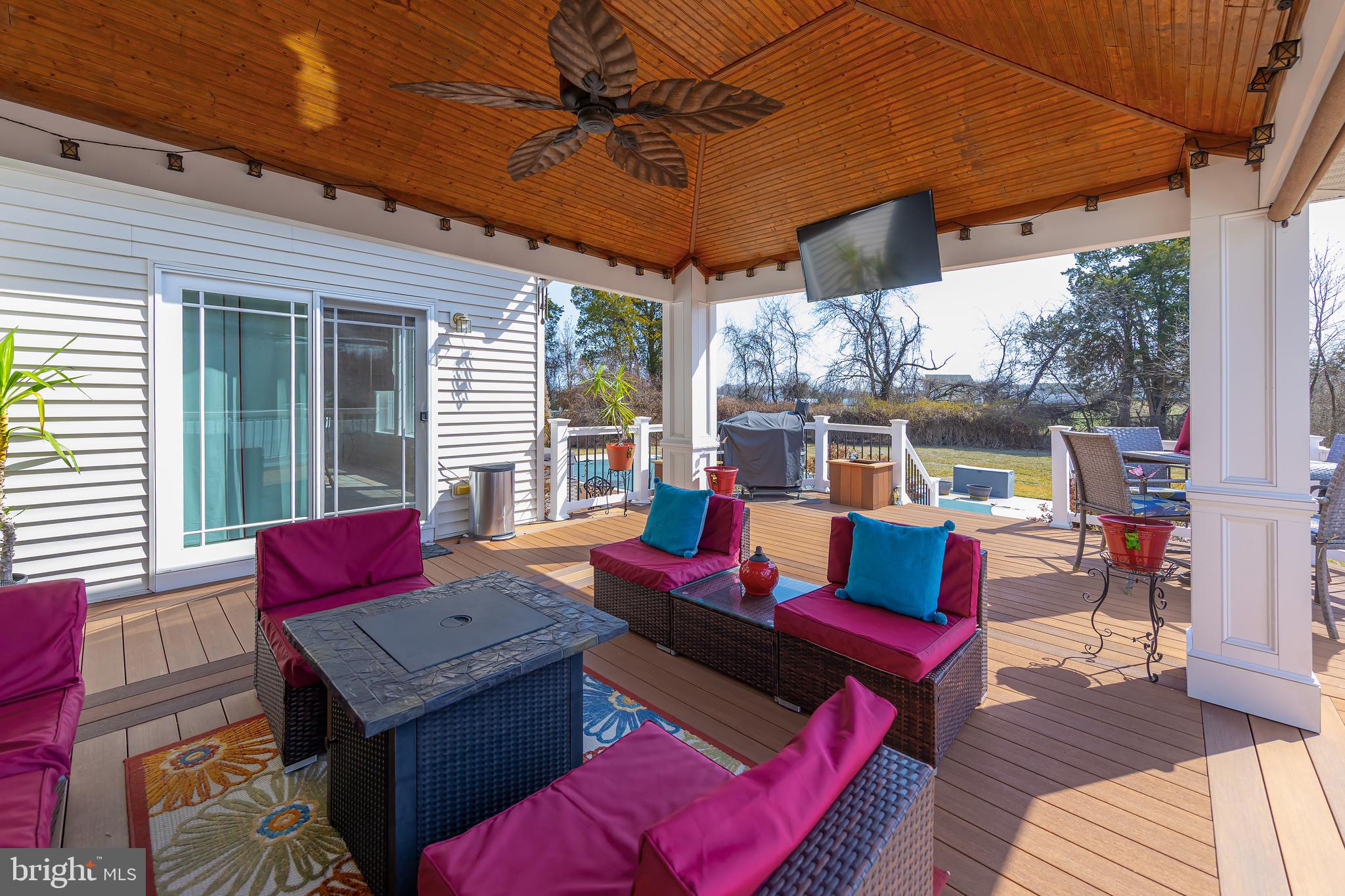 612 Bainbridge Dr