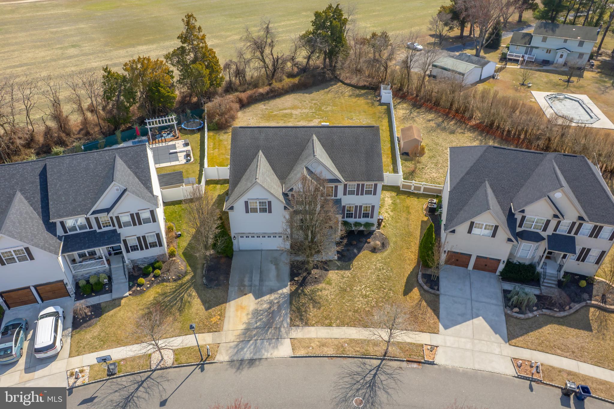 612 Bainbridge Dr