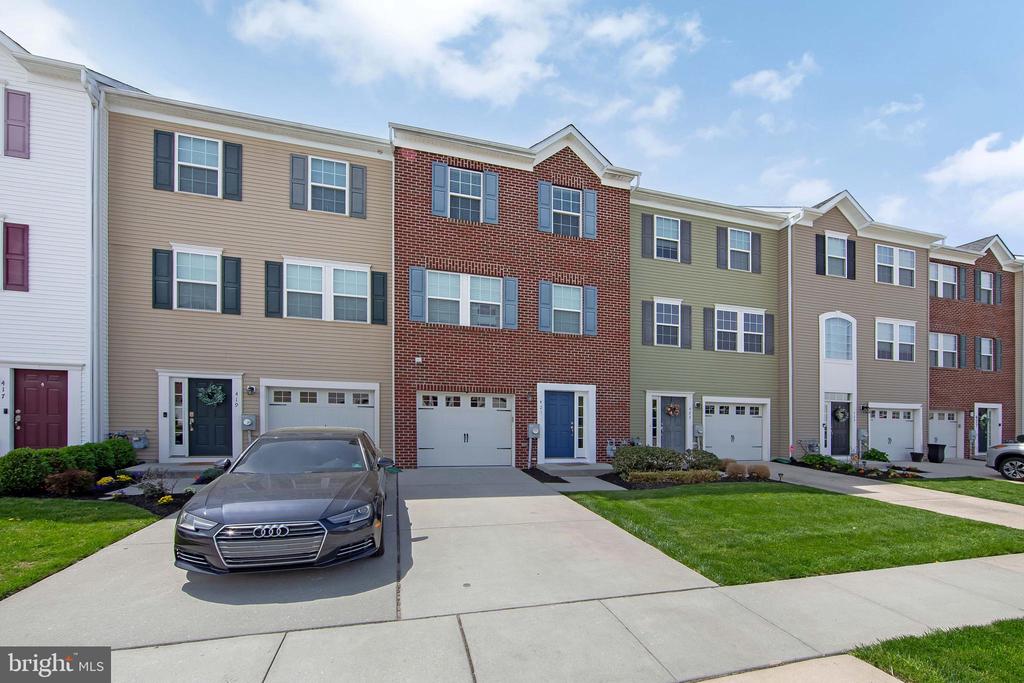 421 DOGWOOD DR