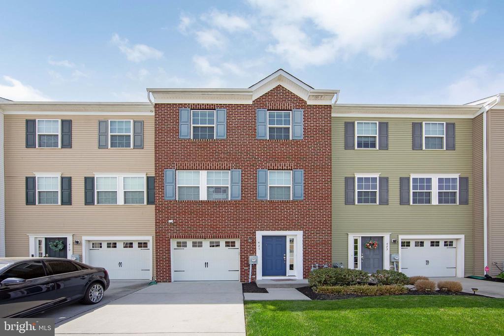 421 DOGWOOD DR
