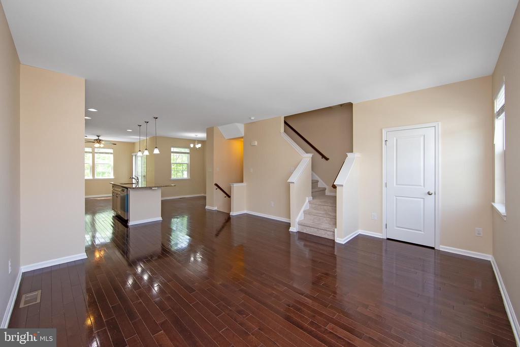 421 DOGWOOD DR