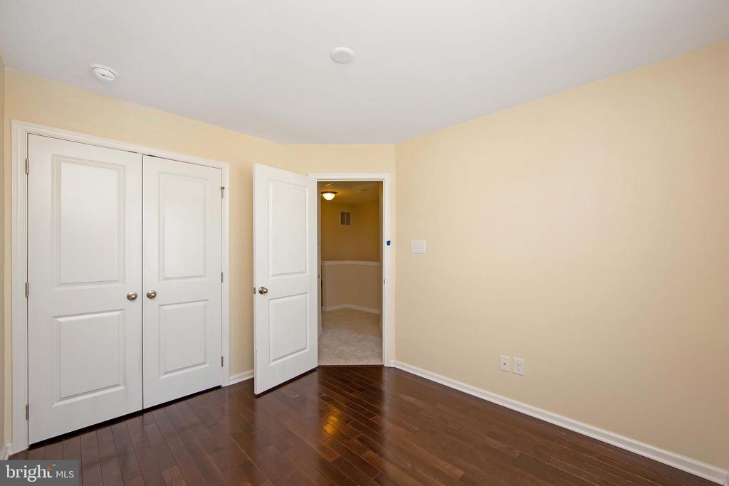 421 DOGWOOD DR