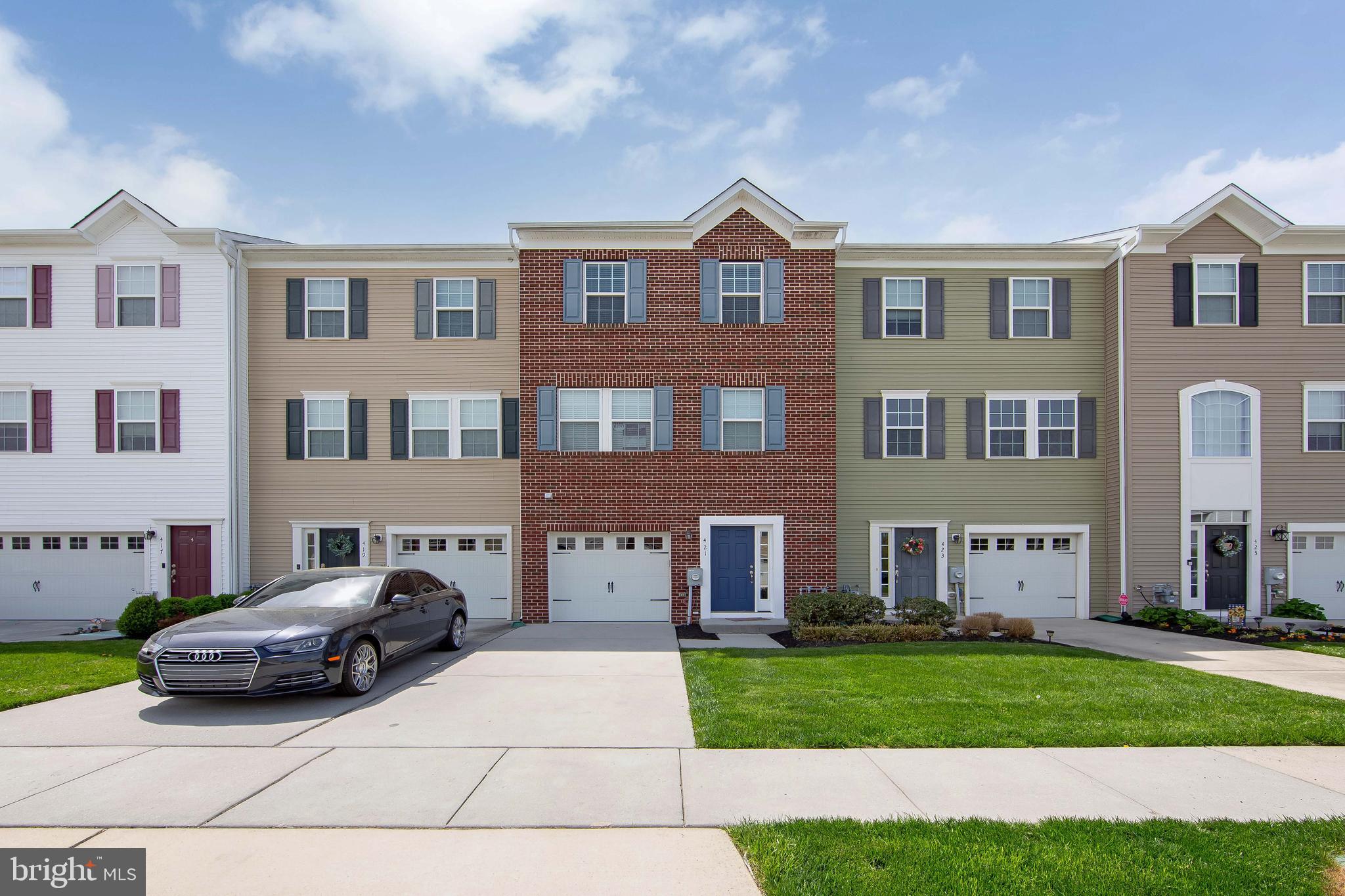 421 DOGWOOD DR
