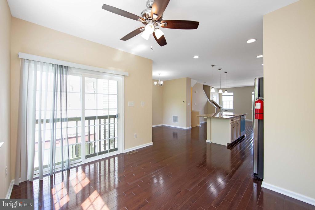 421 DOGWOOD DR