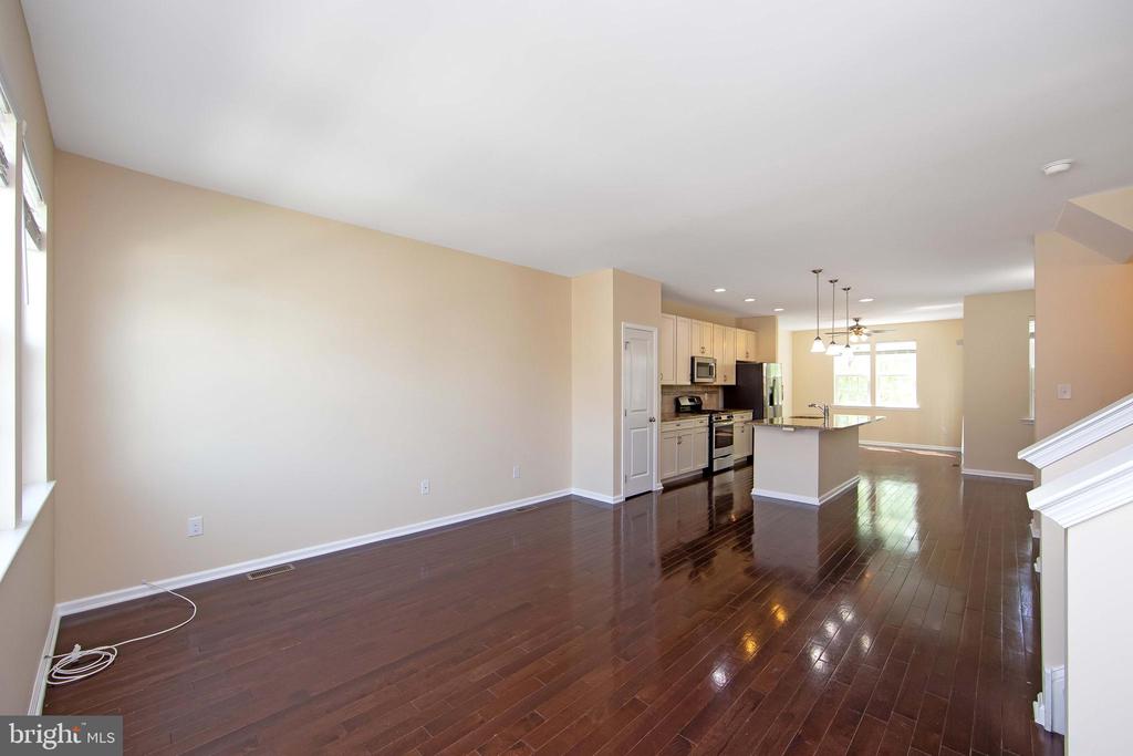 421 DOGWOOD DR