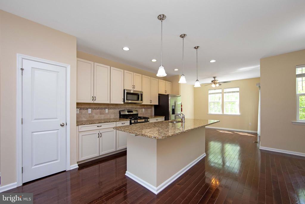 421 DOGWOOD DR