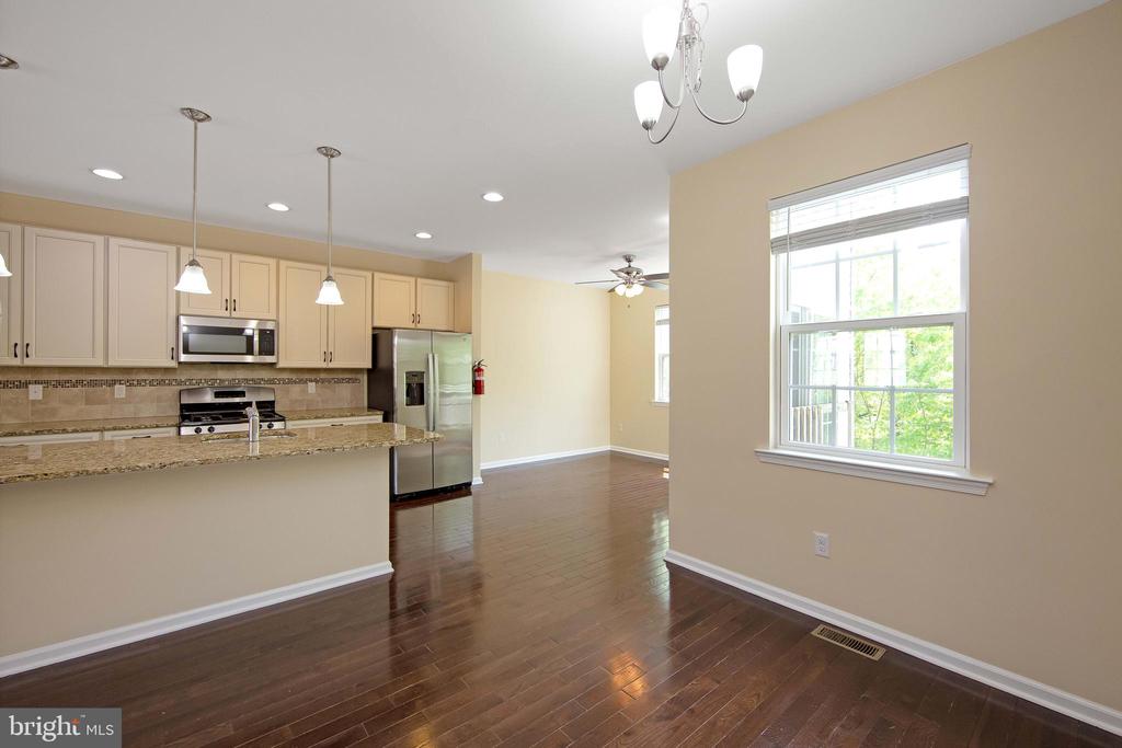 421 DOGWOOD DR